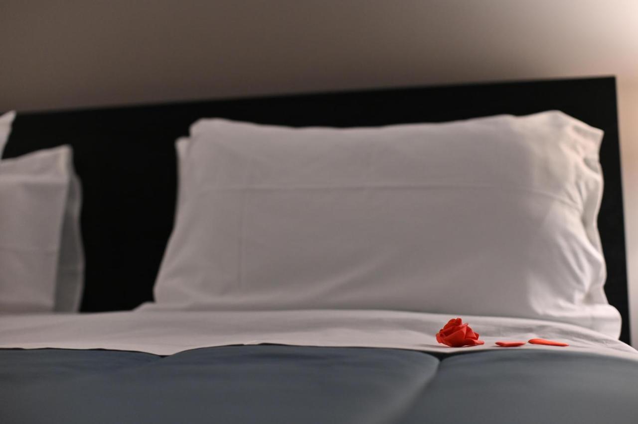 Bosco Suites Карини Екстериор снимка